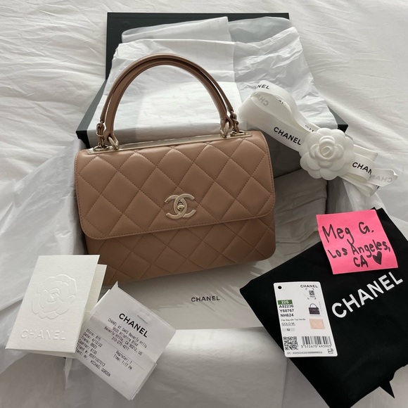 CHANEL Handbags - NWT 🖤 CHANEL 22S Dark Beige Small Trendy CC Lambskin Top Handle Bag